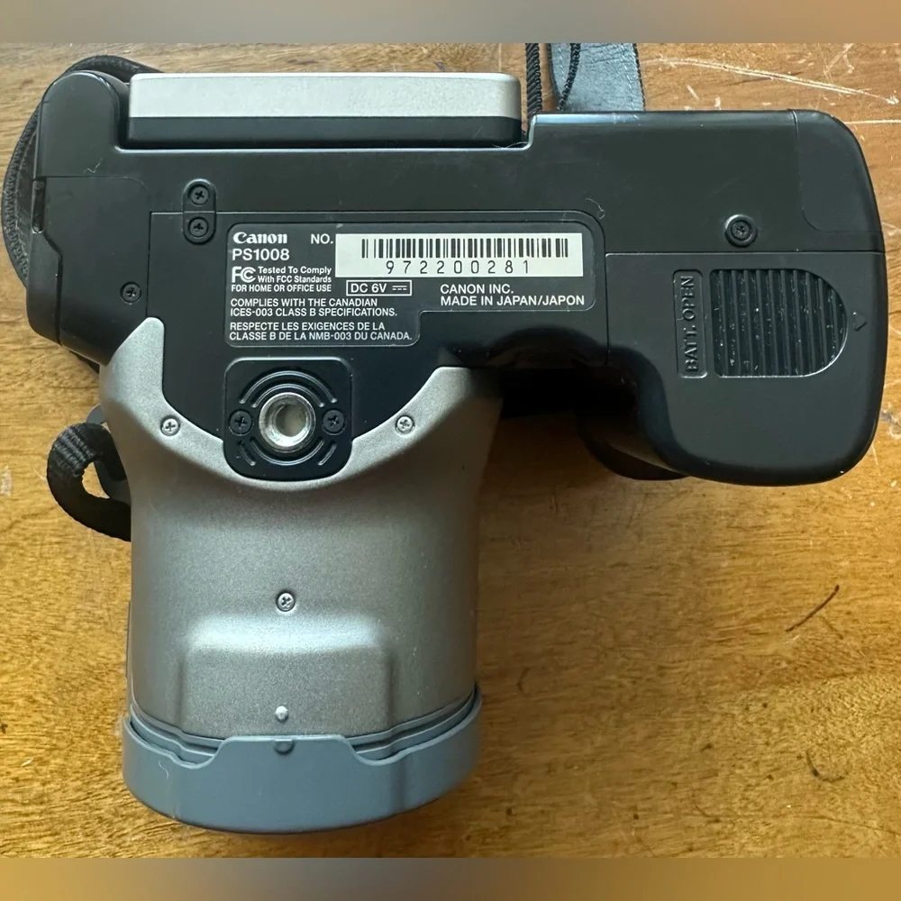 Vintage Canon PowerShot Pro70 CCD Digital Bridge Camera 6-15mm Zoom Lens Japan